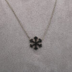 Siyah Kartanesi Kolye